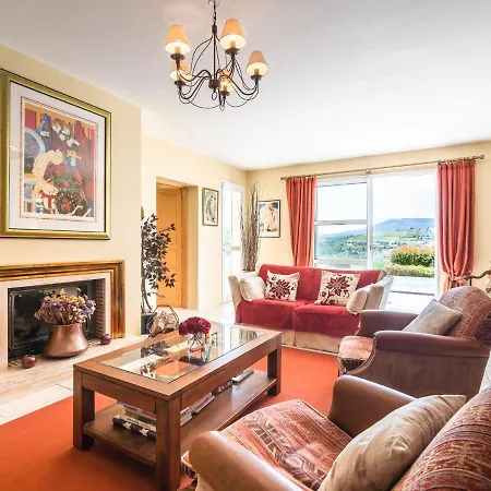 Villa Spacious With Private Swimming Pool *
