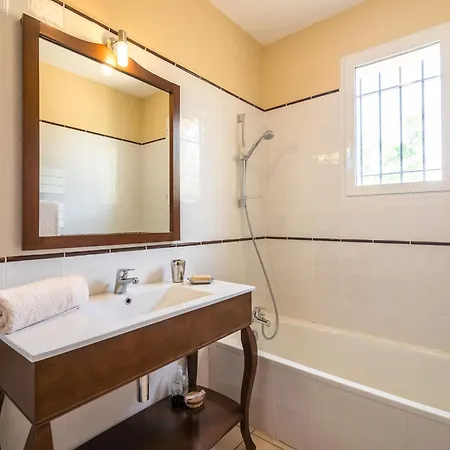 Spacious With Private Swimming Pool Villa *