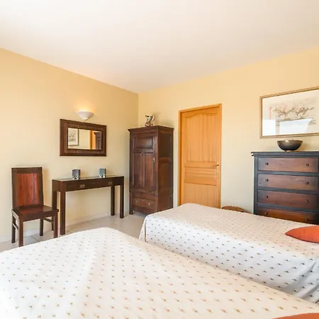 Spacious With Private Swimming Pool