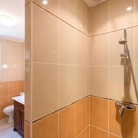 Spacious With Private Swimming Pool Limoux