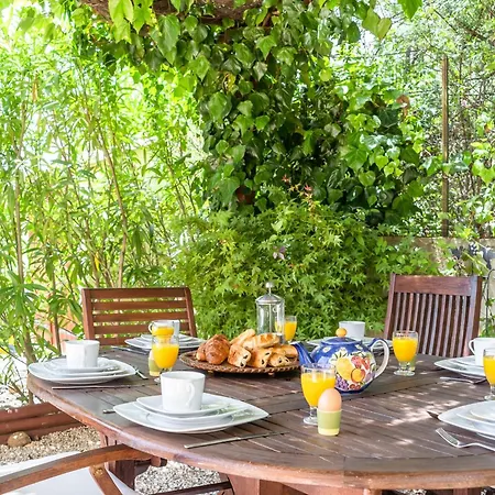 Villa Spacious With Private Swimming Pool