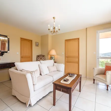 In With Private Pool & Mountain Views Limoux