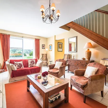 Villa In With Private Pool & Mountain Views