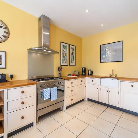 Villa In With Private Pool & Mountain Views *