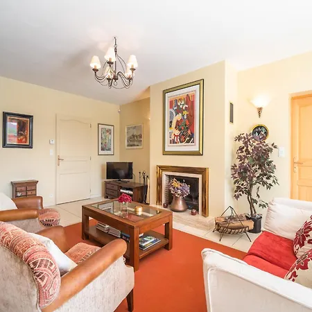 Villa In With Private Pool & Mountain Views *